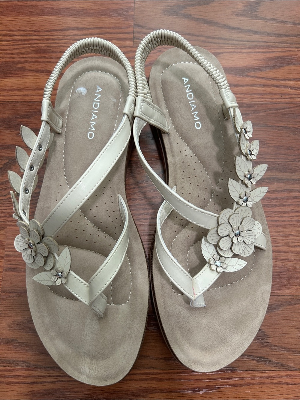Andiamo Women's Taupe Floral Slingback Sandals sz 11.